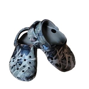 Baby crocs size 5
